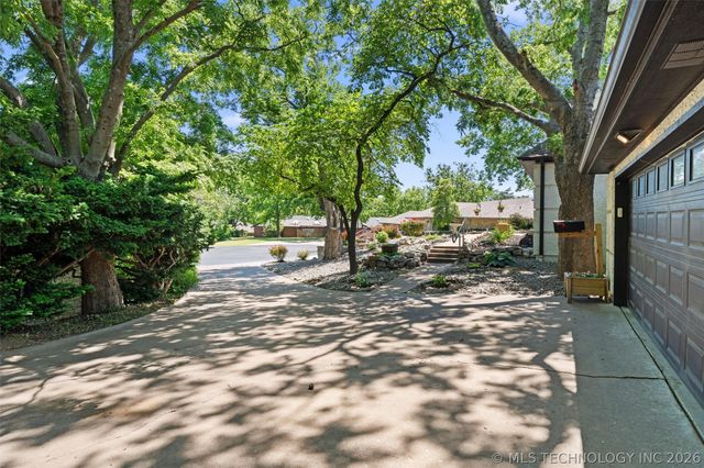 600 Cherry Lane, Bartlesville, OK 74003