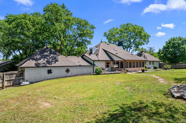 600 Cherry Lane, Bartlesville, OK 74003