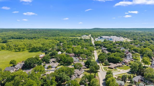 600 Cherry Lane, Bartlesville, OK 74003