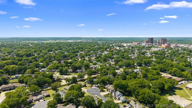 600 Cherry Lane, Bartlesville, OK 74003