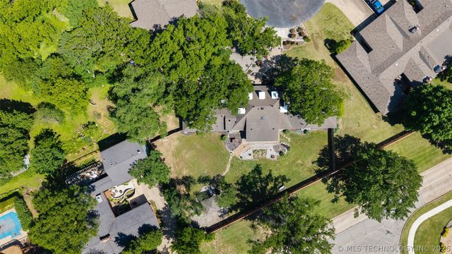 600 Cherry Lane, Bartlesville, OK 74003