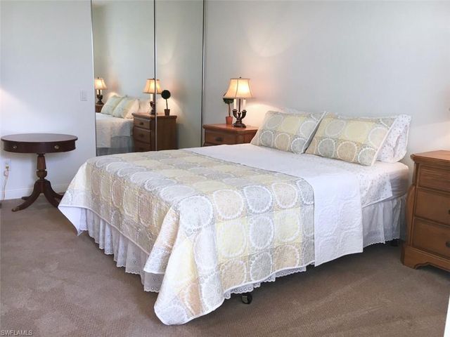8047 Sorrento LN, Naples, FL 34114