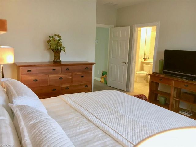 8047 Sorrento LN, Naples, FL 34114