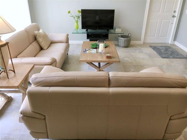 8047 Sorrento LN, Naples, FL 34114