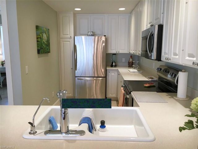 8047 Sorrento LN, Naples, FL 34114