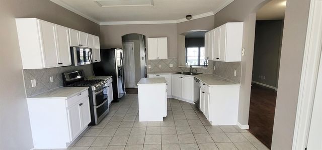 610 Haleys CV, Leander, TX 78641