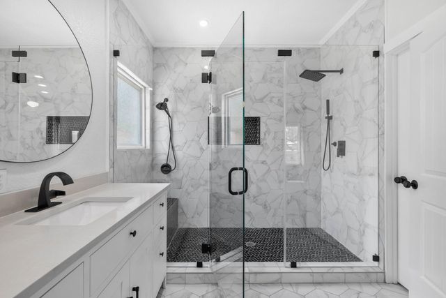 610 Haleys CV, Leander, TX 78641