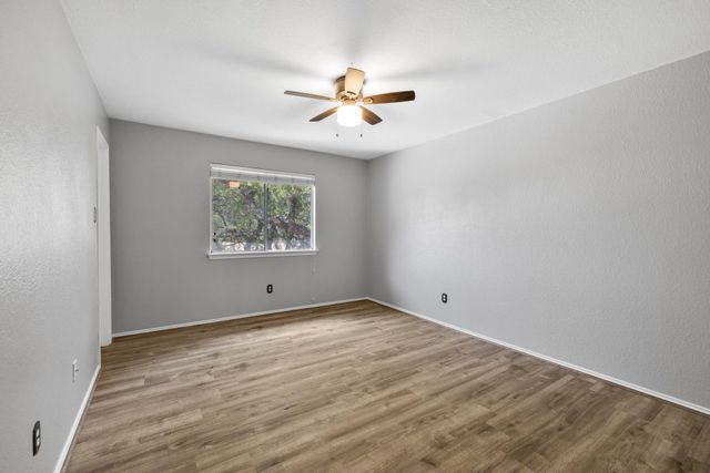 610 Haleys CV, Leander, TX 78641