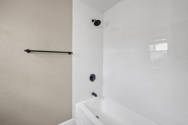 610 Haleys CV, Leander, TX 78641