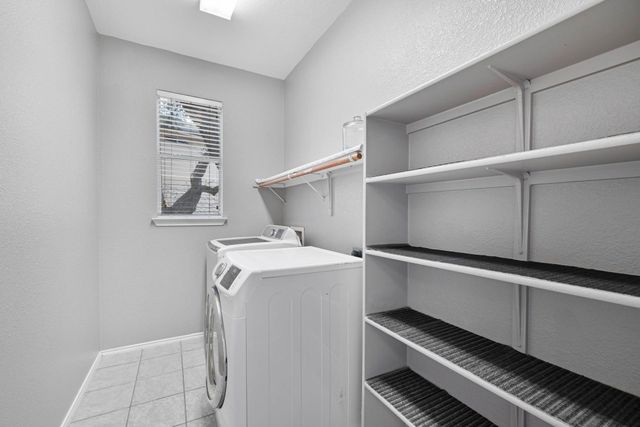 610 Haleys CV, Leander, TX 78641