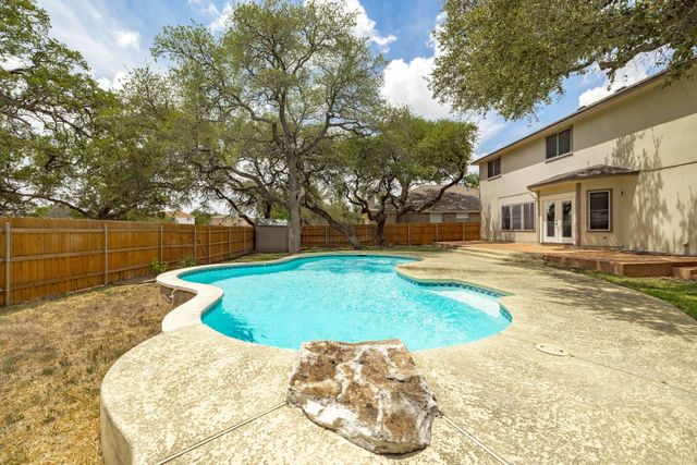 610 Haleys CV, Leander, TX 78641