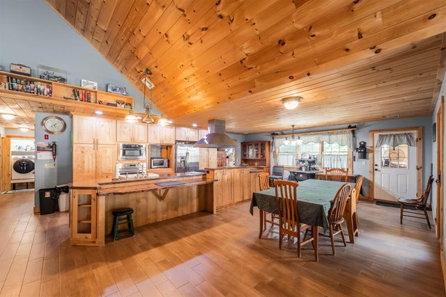 6 Phoenix Drive, Kingston, NH 03848