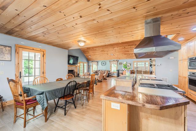 6 Phoenix Drive, Kingston, NH 03848