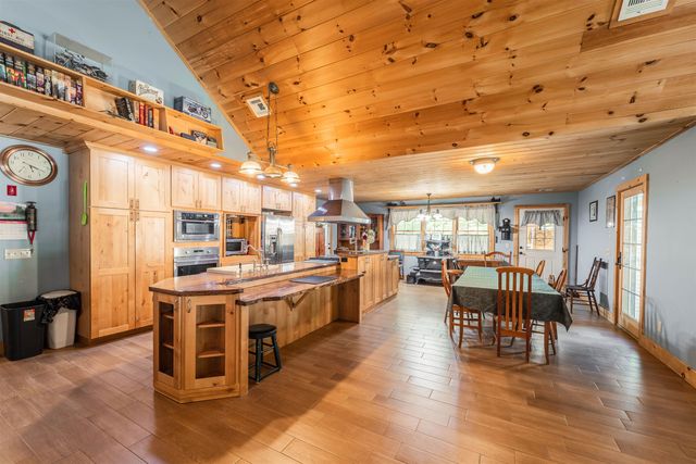 6 Phoenix Drive, Kingston, NH 03848
