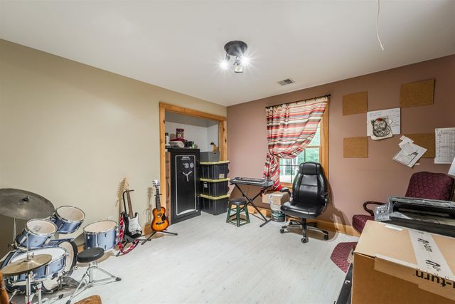 6 Phoenix Drive, Kingston, NH 03848