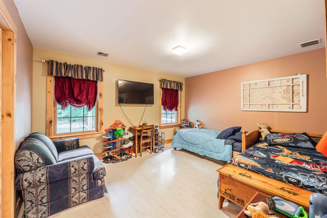 6 Phoenix Drive, Kingston, NH 03848