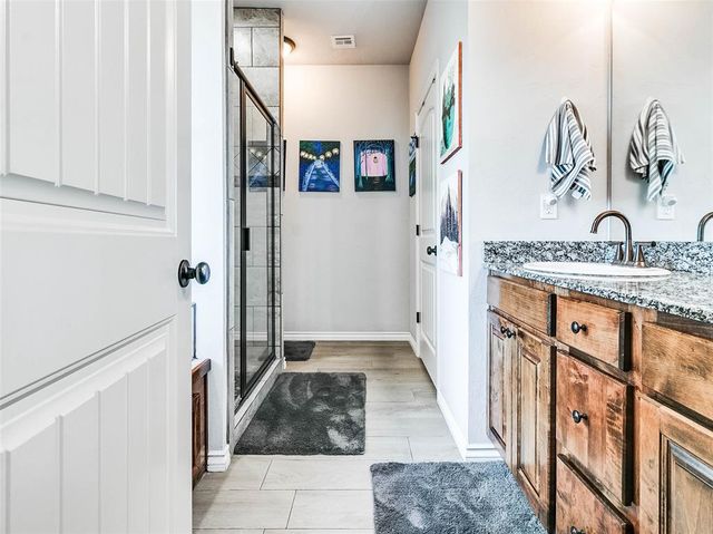 100 Indiana Road, Harrah, OK 73045