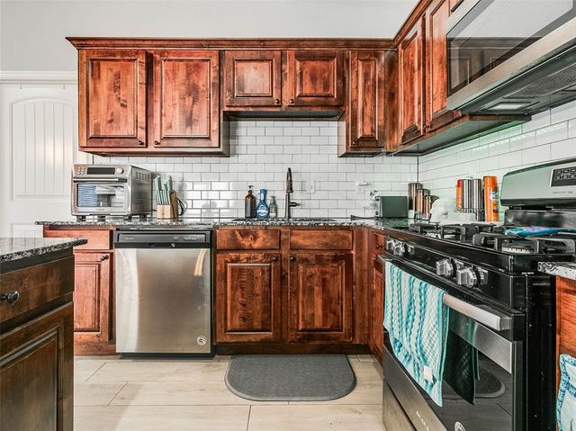 100 Indiana Road, Harrah, OK 73045