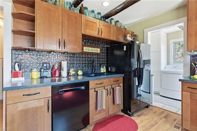 320 Bay Tree Beach RD, Seaford, VA 23696
