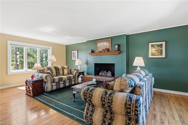 320 Bay Tree Beach RD, Seaford, VA 23696