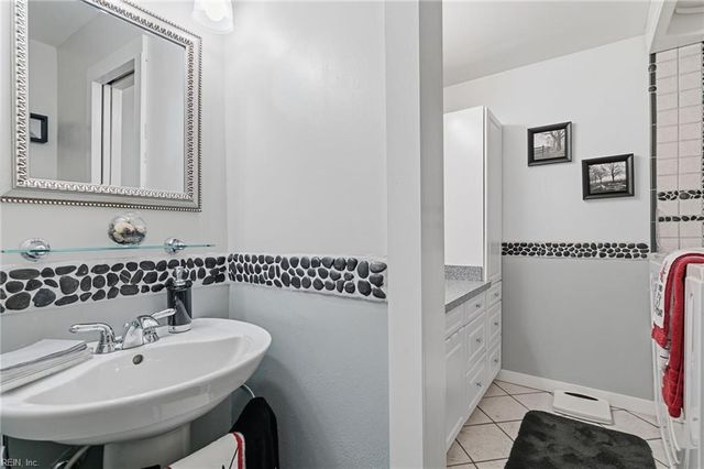320 Bay Tree Beach RD, Seaford, VA 23696