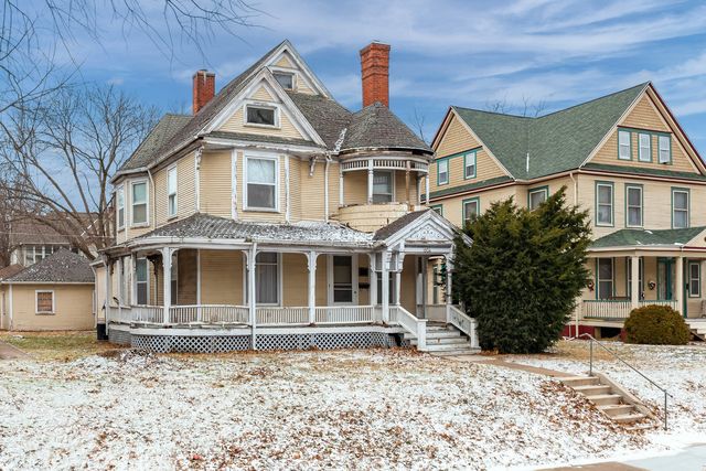 1934 Grand Avenue, Davenport, IA 52803