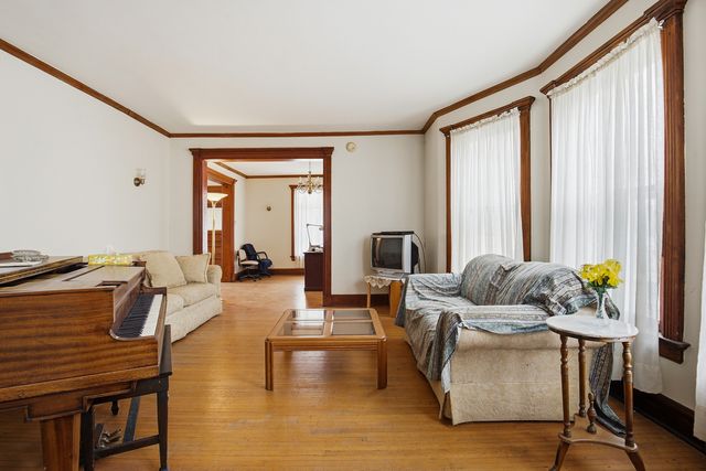 1934 Grand Avenue, Davenport, IA 52803