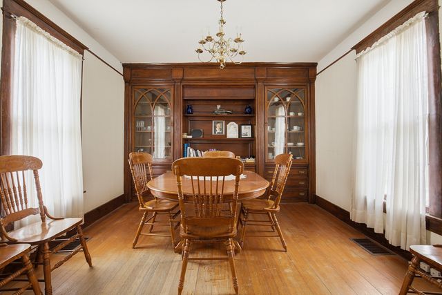 1934 Grand Avenue, Davenport, IA 52803
