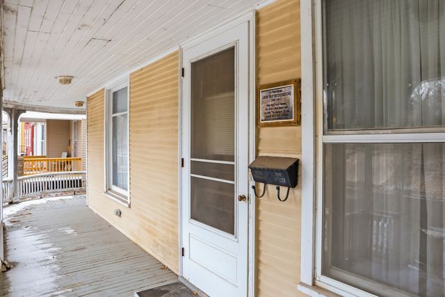 1934 Grand Avenue, Davenport, IA 52803
