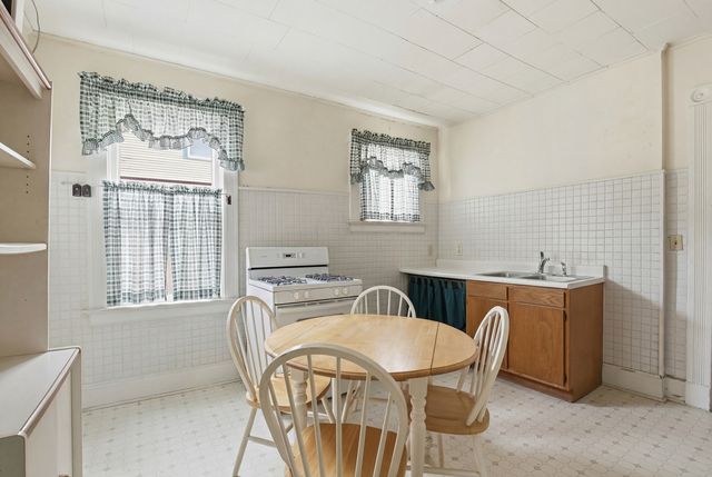 1934 Grand Avenue, Davenport, IA 52803