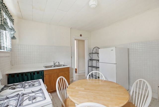1934 Grand Avenue, Davenport, IA 52803