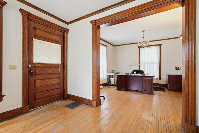 1934 Grand Avenue, Davenport, IA 52803