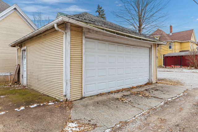 1934 Grand Avenue, Davenport, IA 52803
