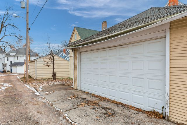 1934 Grand Avenue, Davenport, IA 52803
