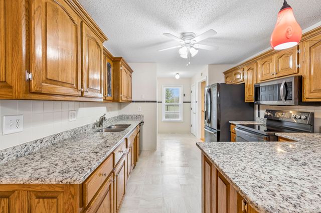 2531 Zion Rd, Columbia, TN 38401