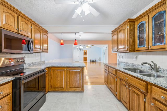 2531 Zion Rd, Columbia, TN 38401