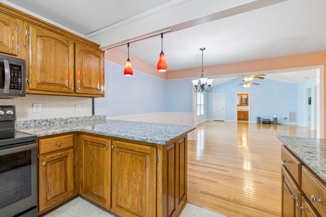 2531 Zion Rd, Columbia, TN 38401