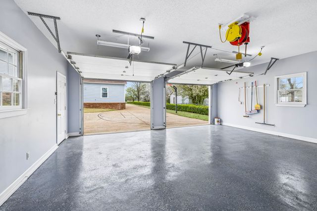 2531 Zion Rd, Columbia, TN 38401