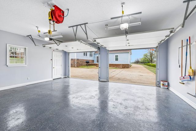 2531 Zion Rd, Columbia, TN 38401