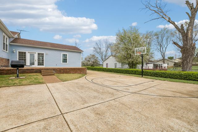 2531 Zion Rd, Columbia, TN 38401