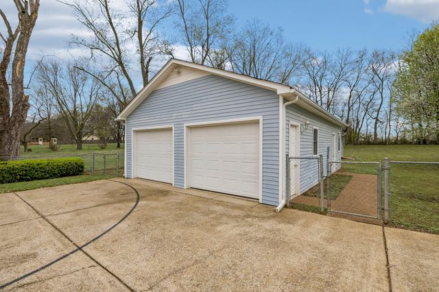2531 Zion Rd, Columbia, TN 38401