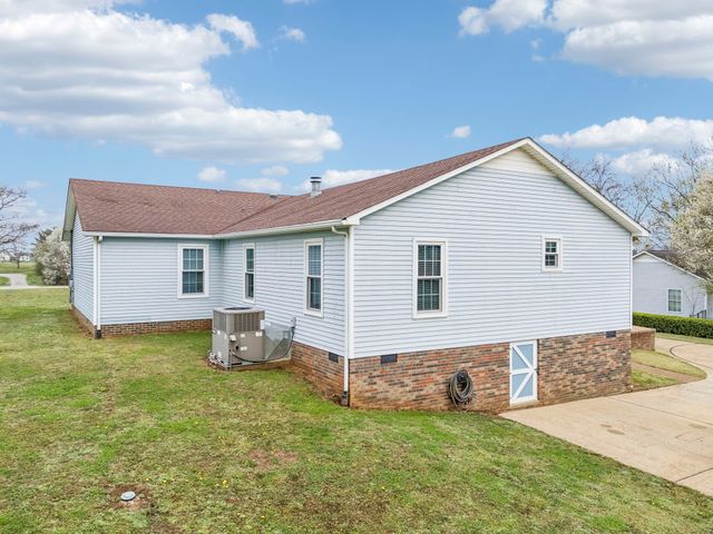 2531 Zion Rd, Columbia, TN 38401
