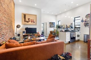 880 Wyckoff Ave 3A, Brooklyn, NY 1237