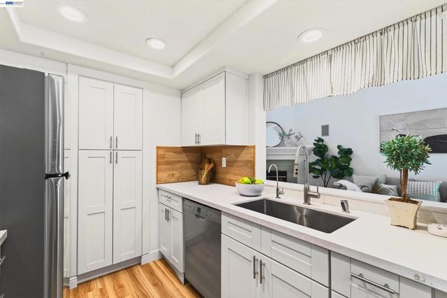 7422 Oxford Cir, Dublin, CA 94568