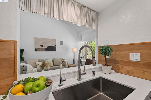 7422 Oxford Cir, Dublin, CA 94568
