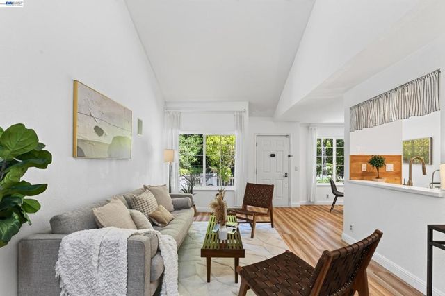 7422 Oxford Cir, Dublin, CA 94568