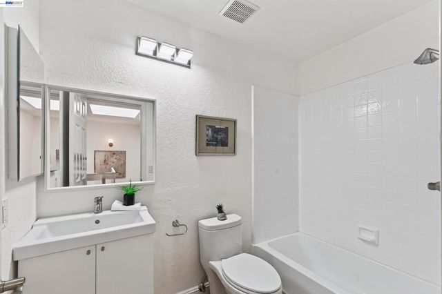 7422 Oxford Cir, Dublin, CA 94568