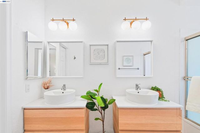 7422 Oxford Cir, Dublin, CA 94568