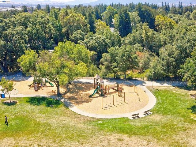 7422 Oxford Cir, Dublin, CA 94568