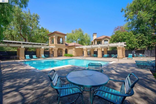 7422 Oxford Cir, Dublin, CA 94568
